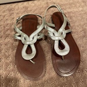 Kelly & Katie Sandal